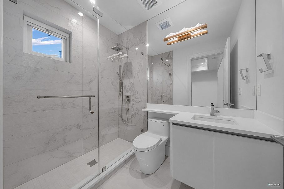 3514 W 27th Avenue Vancouver, BC - 19