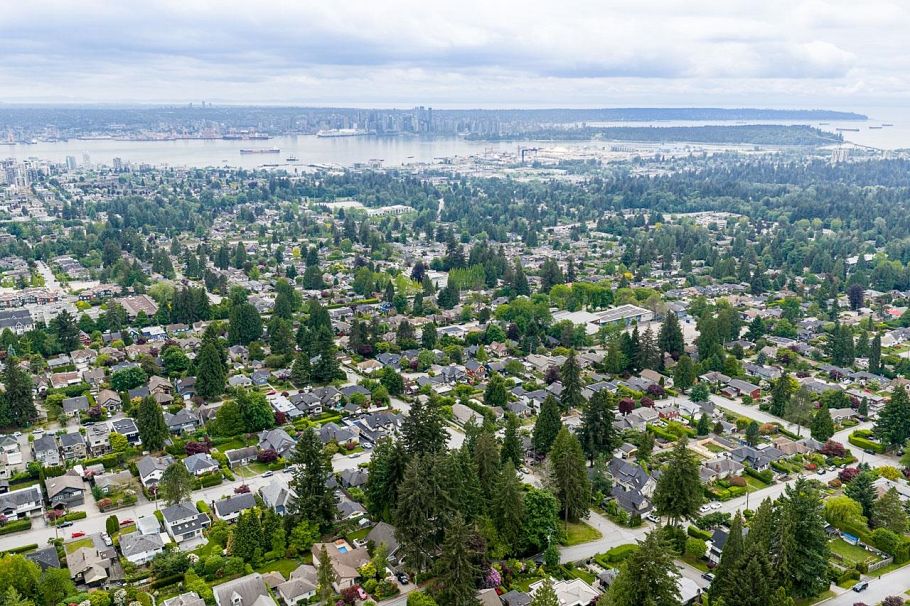 173 W Osborne Road North Vancouver, BC - 37