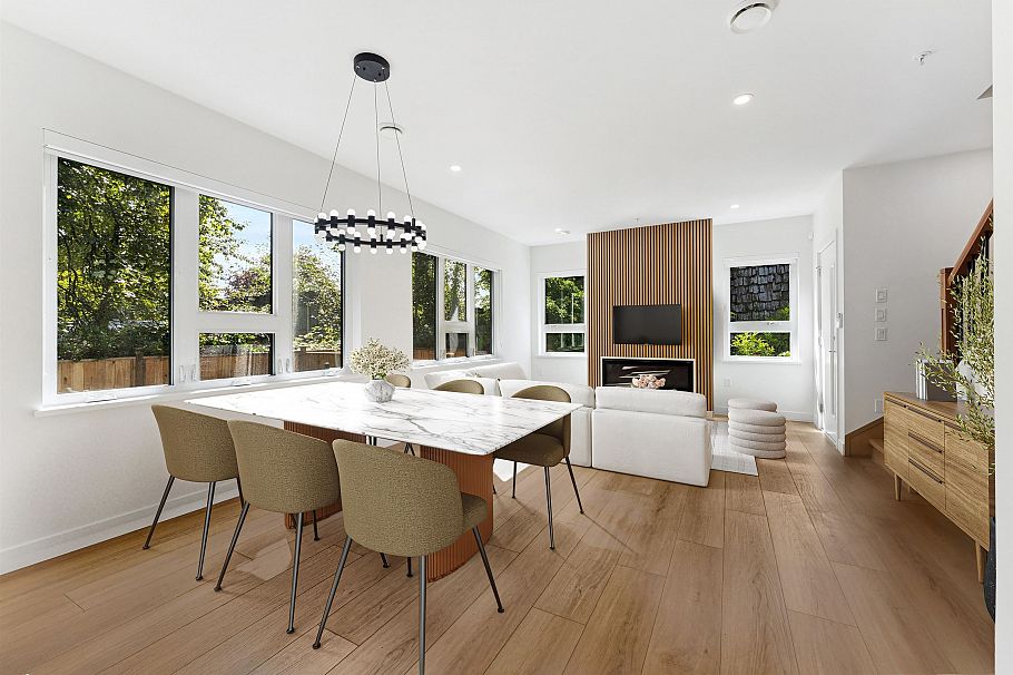 842 St. Denis Avenue North Vancouver, BC - 1