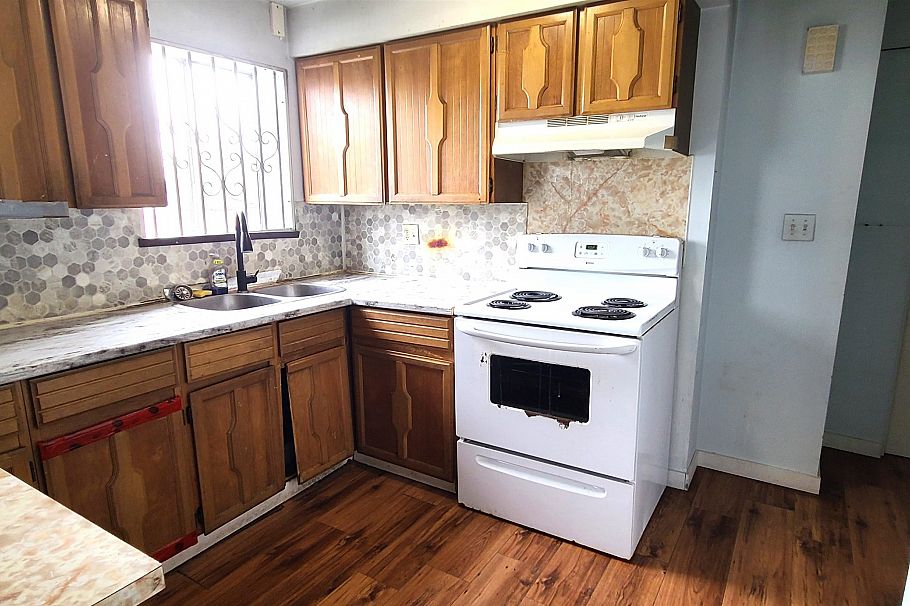 3280 E 6th Avenue Vancouver, BC - 19