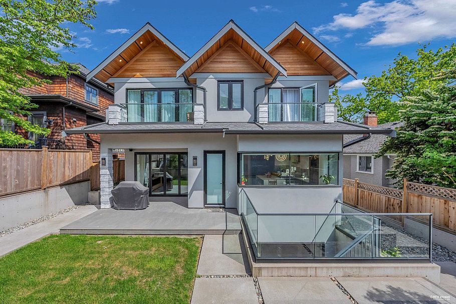 3514 W 27th Avenue Vancouver, BC - 33