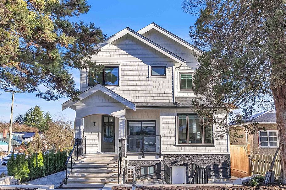 2153 E 20th Avenue Vancouver, BC - 1