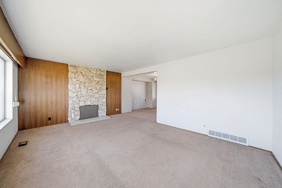 4561 Manor Street Vancouver, BC - 7