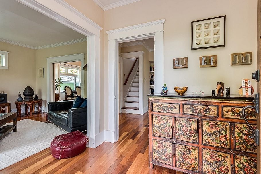 341 E 58th Avenue Vancouver, BC - 4