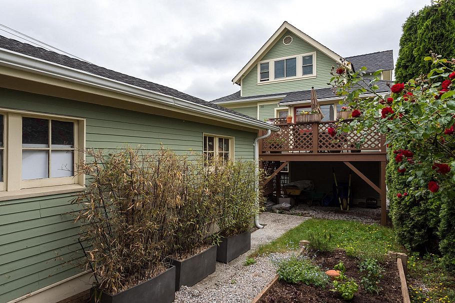 341 E 58th Avenue Vancouver, BC - 34