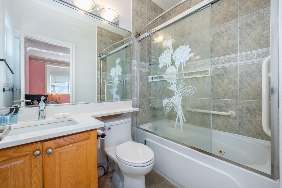 5671 Earles Street Vancouver, BC - 8
