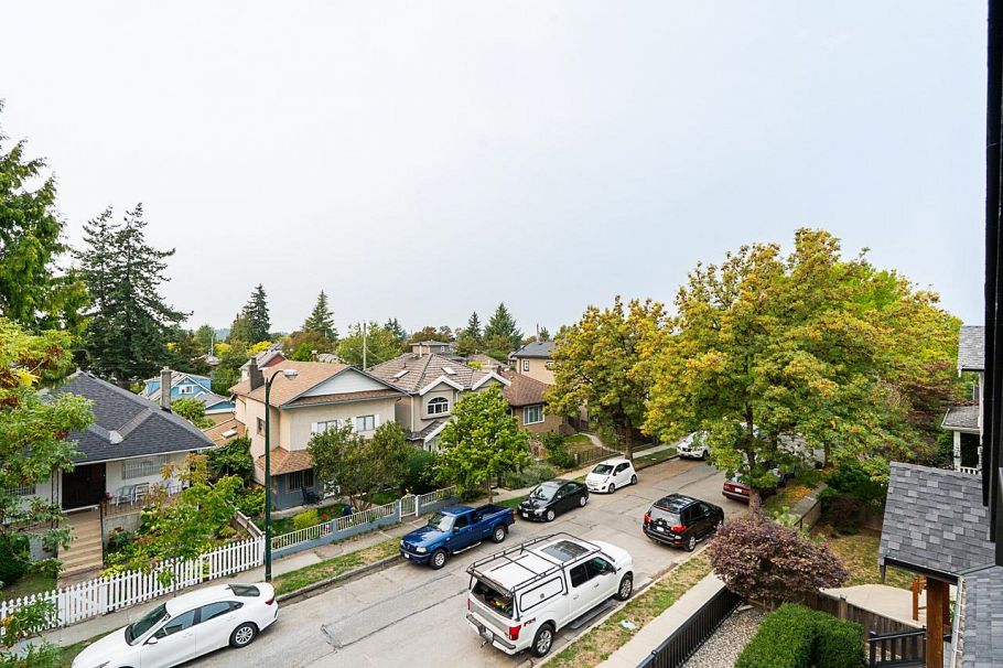 1 5304 Elgin Street Vancouver, BC - 24
