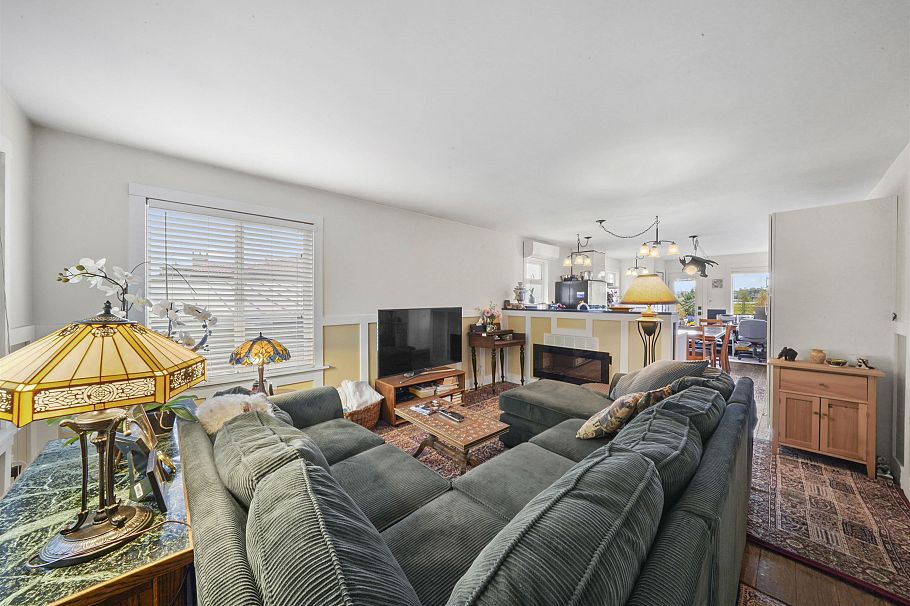 2850 E 6th Avenue Vancouver, BC - 5