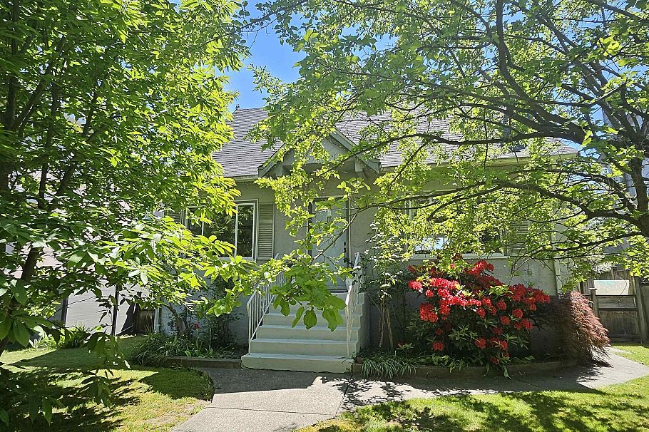 162 W 43rd Avenue Vancouver, BC - 2