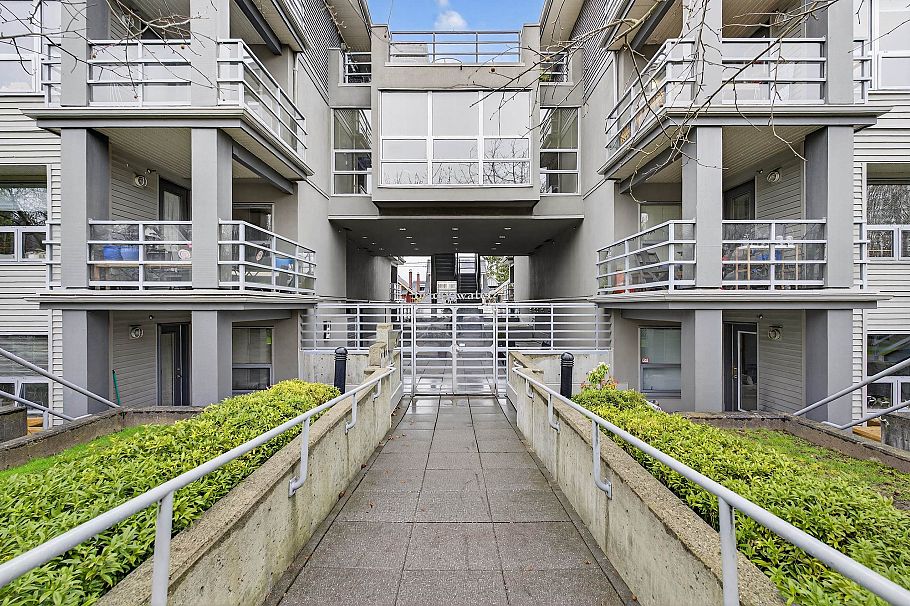 307 3161 W 4th Avenue Vancouver, BC - 1