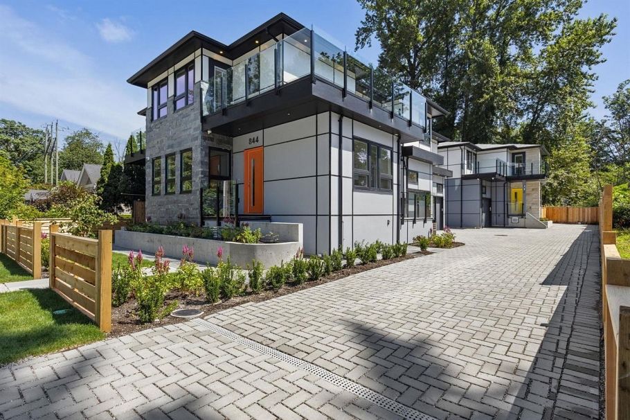 842 St. Denis Avenue North Vancouver, BC - 28