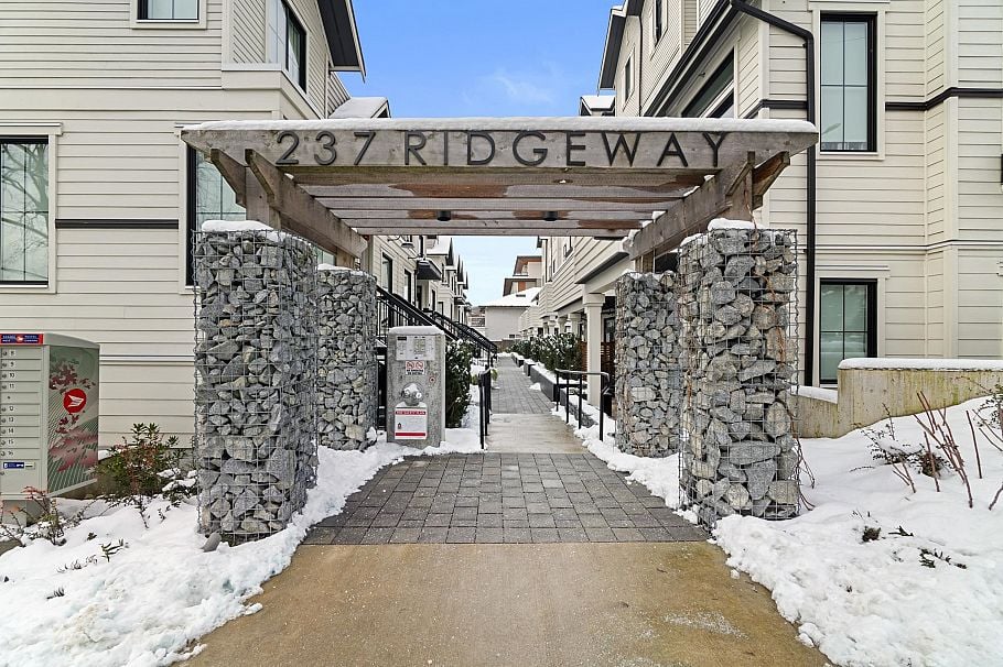 5 237 Ridgeway Avenue North Vancouver, BC - 22