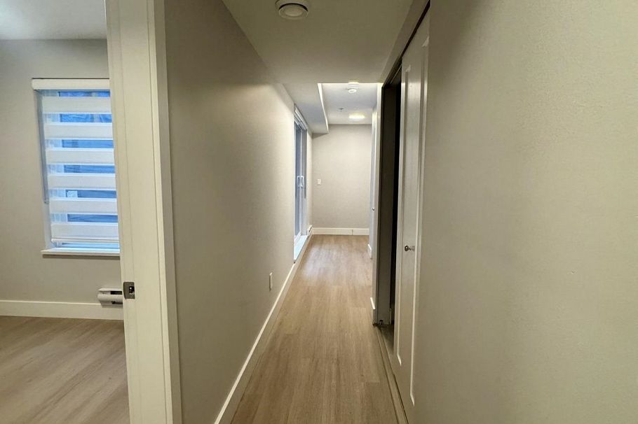 204 3050 Kingsway Vancouver, BC - 9