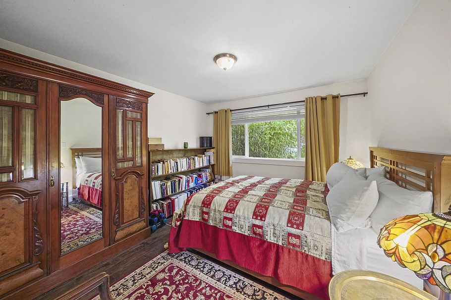 2850 E 6th Avenue Vancouver, BC - 3