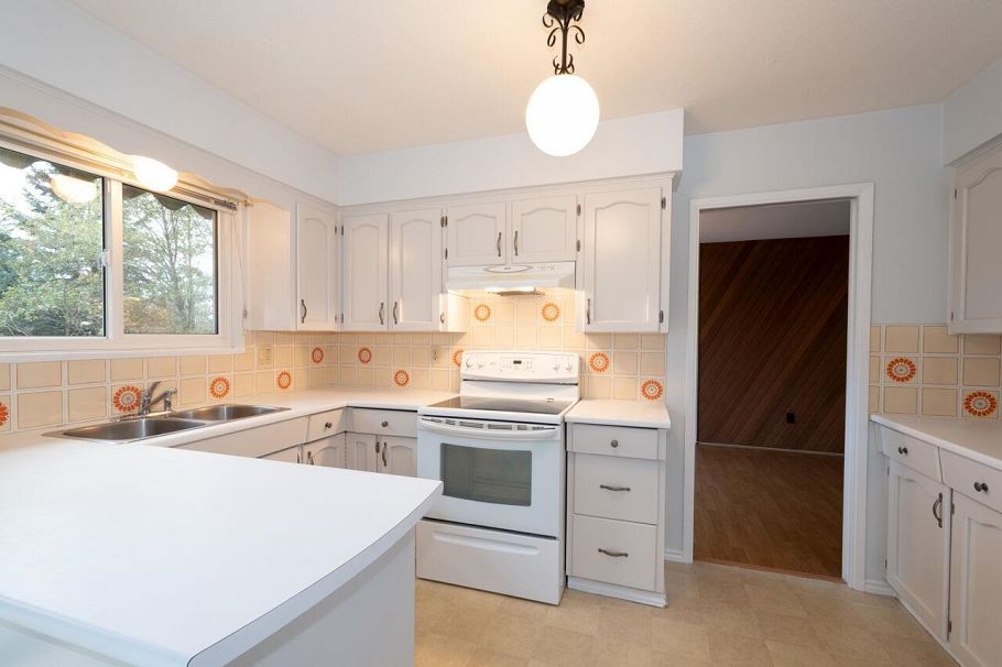 1285 Lucking Place North Vancouver, BC - 16