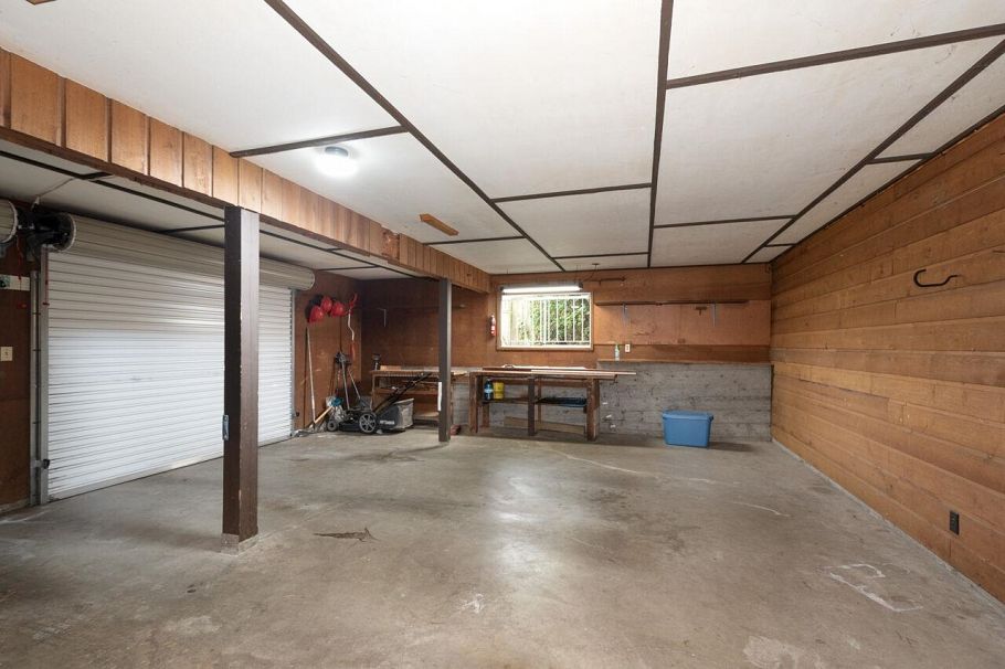 1285 Lucking Place North Vancouver, BC - 36