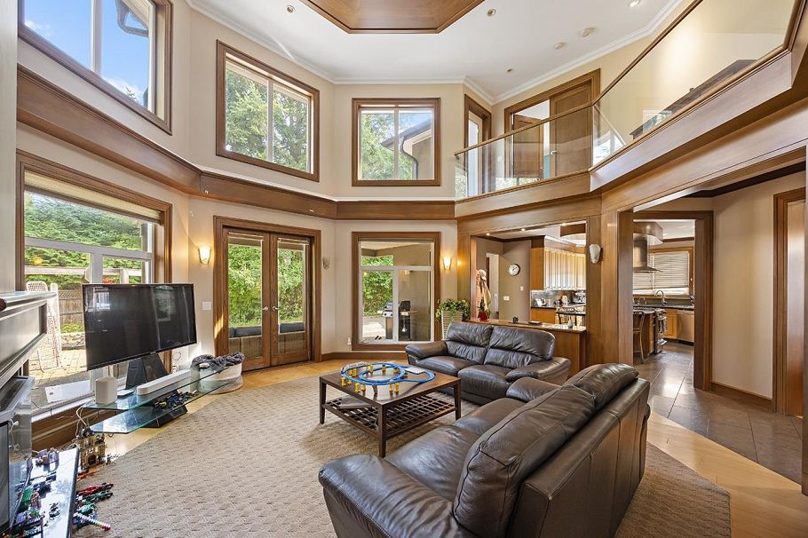 3582 Edgemont Boulevard North Vancouver, BC - 5