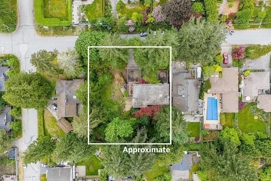 173 W Osborne Road North Vancouver, BC - 33
