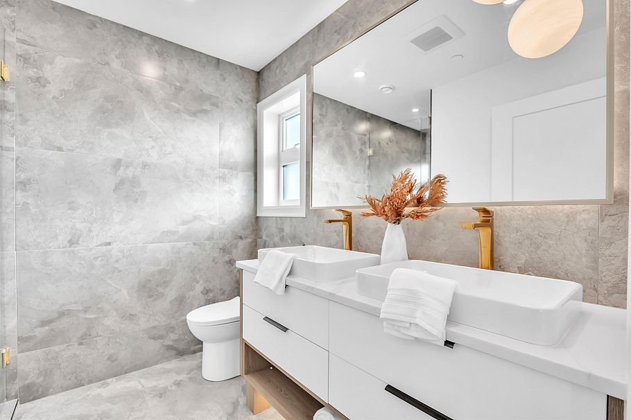 2153 E 20th Avenue Vancouver, BC - 19
