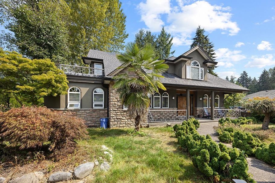 3582 Edgemont Boulevard North Vancouver, BC - 1