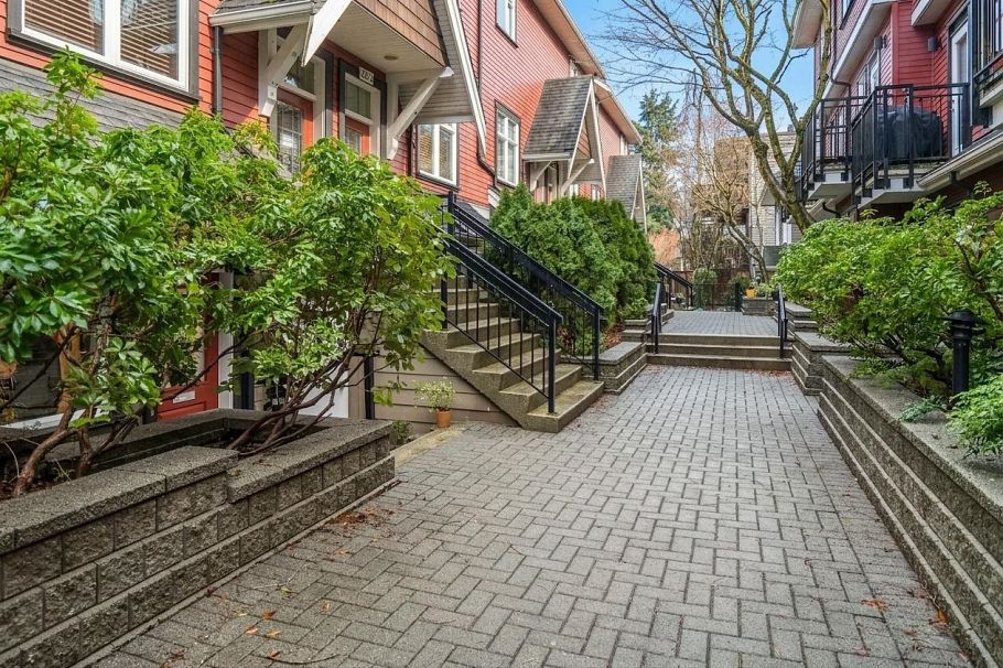 2268 St. George Street Vancouver, BC - 4