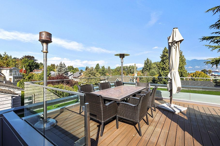 1909 Discovery Street Vancouver, BC - 34
