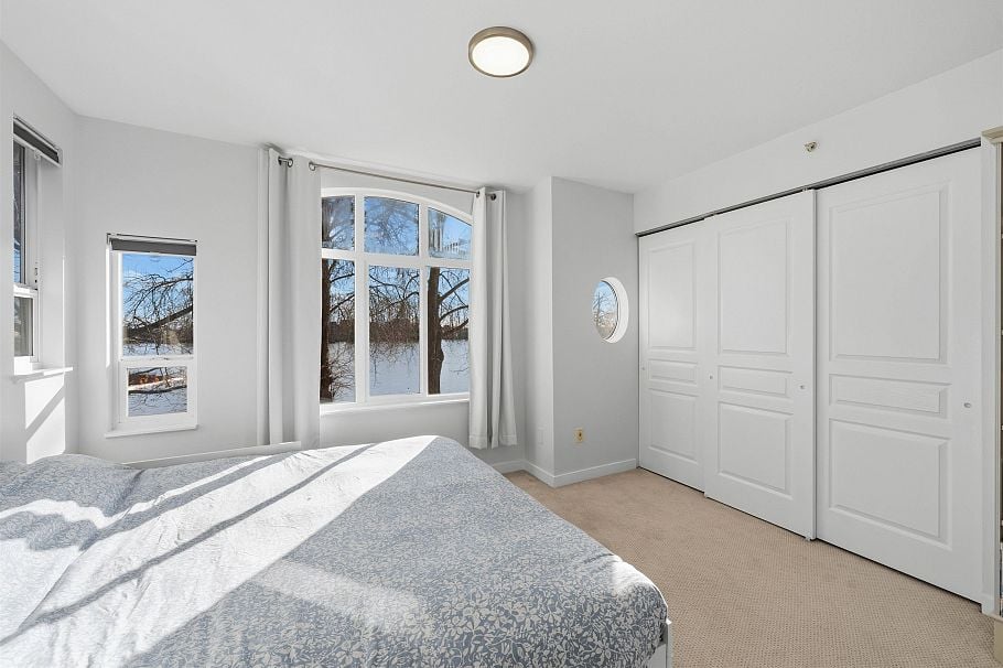1 8581 Jellicoe Street Vancouver, BC - 28