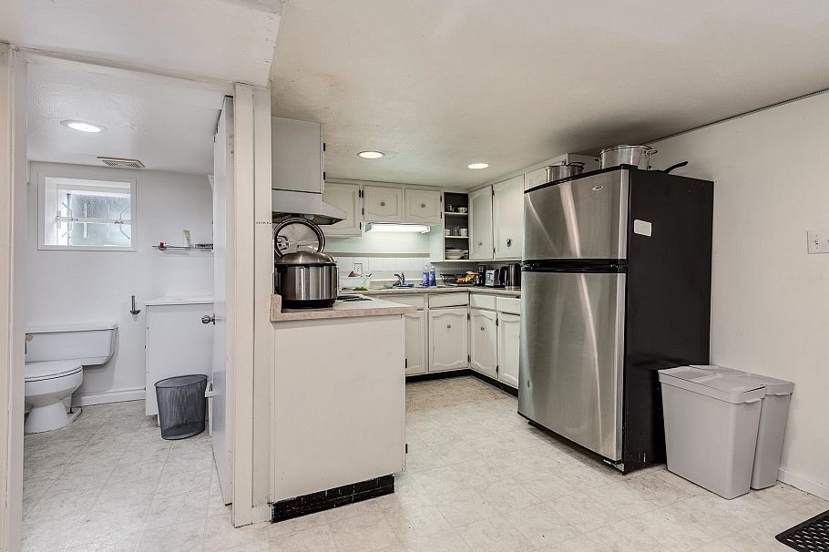 341 E 58th Avenue Vancouver, BC - 24