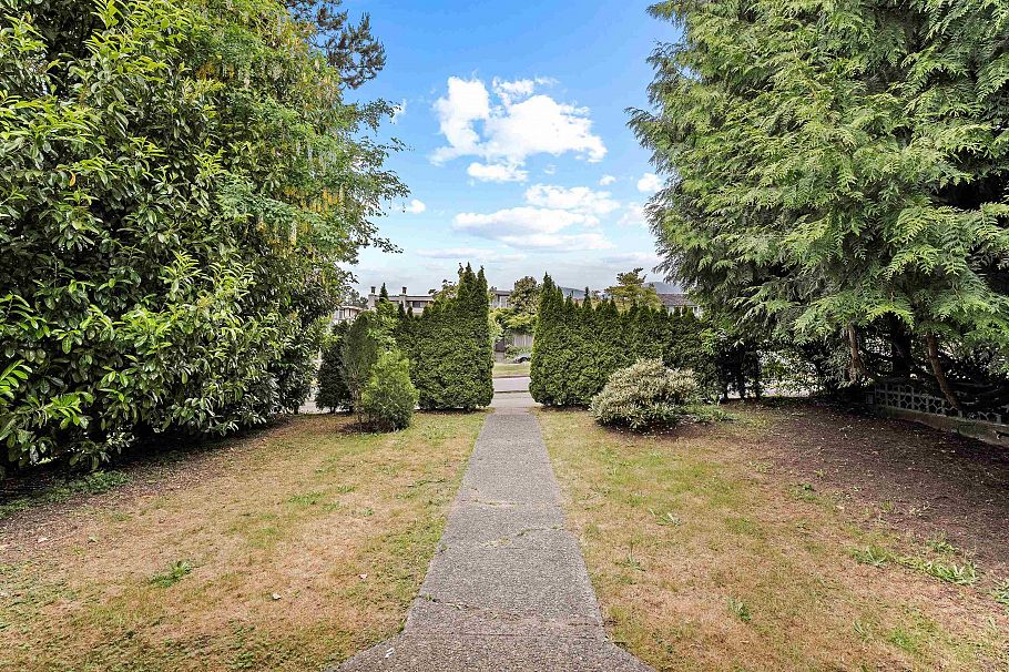443-445 W Keith Road Vancouver, BC - 37