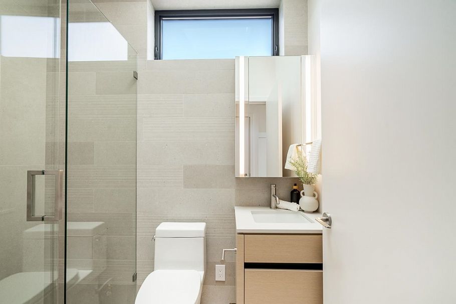 1 372 E 37th Avenue Vancouver, BC - 17