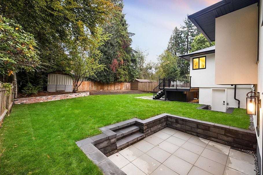 2654 Masefield Road North Vancouver, BC - 40