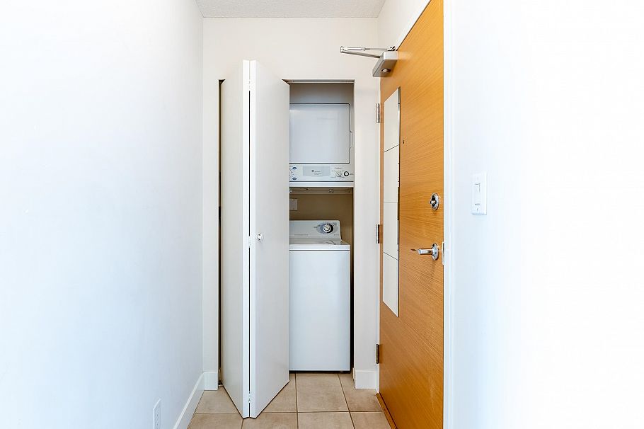 2501 909 Mainland Street Vancouver, BC - 23