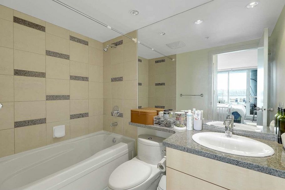 601 1408 Strathmore Mews Vancouver, BC - 12