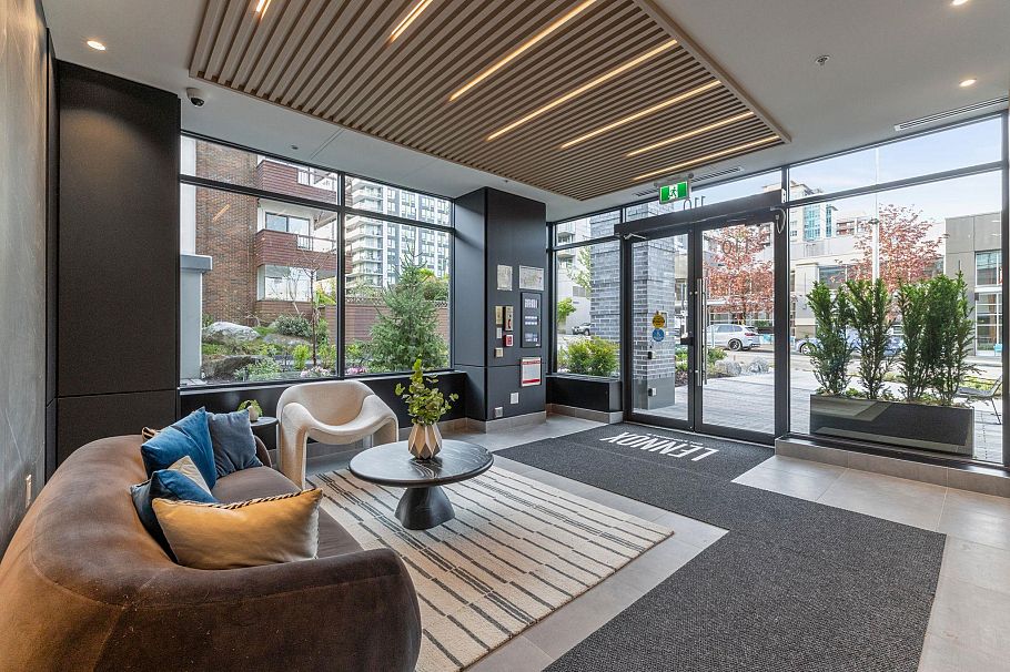 312 110 E 17th Street North Vancouver, BC - 20
