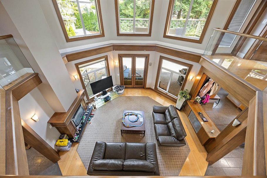 3582 Edgemont Boulevard North Vancouver, BC - 3