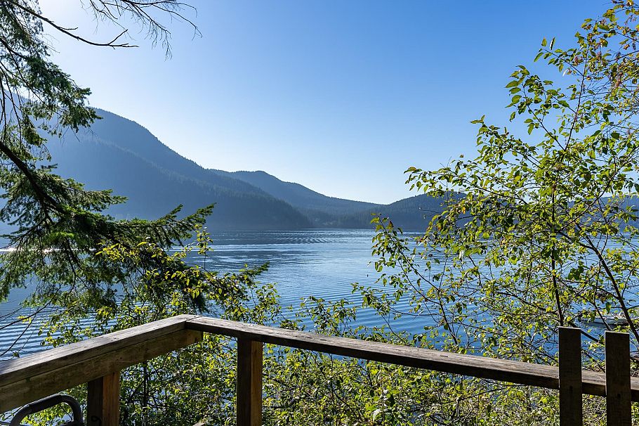 316 Sasamat Lane North Vancouver, BC - 8