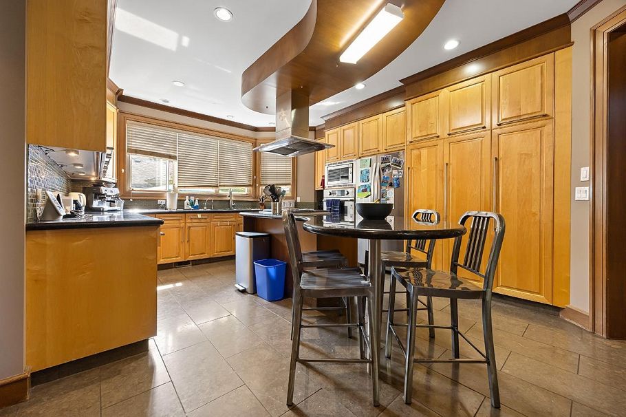 3582 Edgemont Boulevard North Vancouver, BC - 22