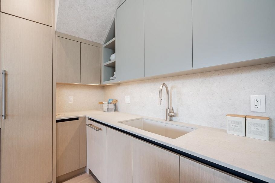 1 372 E 37th Avenue Vancouver, BC - 11