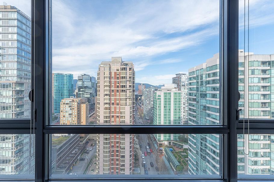 2501 909 Mainland Street Vancouver, BC - 24