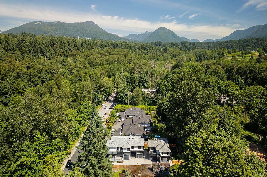 844 St. Denis Avenue North Vancouver, BC - 30