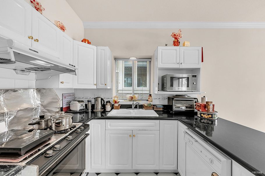 6388 Laburnum Street Vancouver, BC - 7