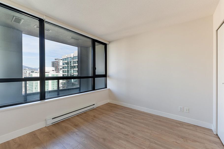 2501 909 Mainland Street Vancouver, BC - 8
