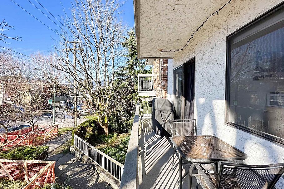 202 2080 Maple Street Vancouver, BC - 11