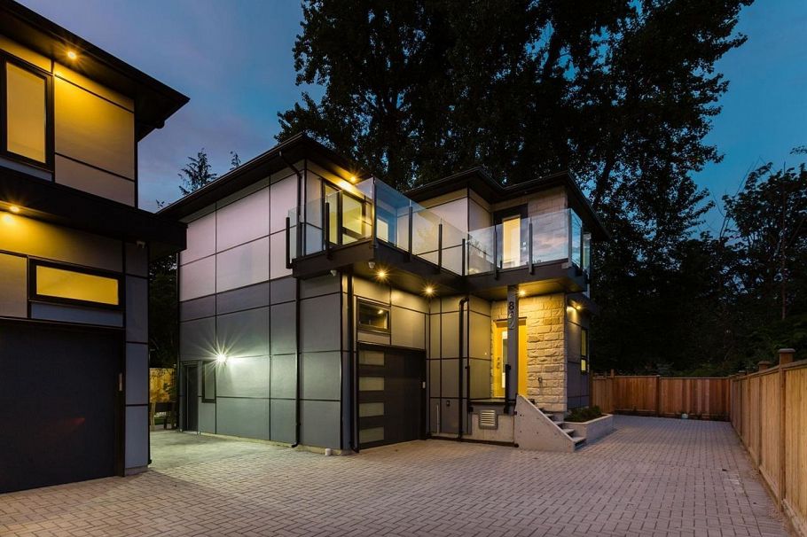 842 St. Denis Avenue North Vancouver, BC - 27