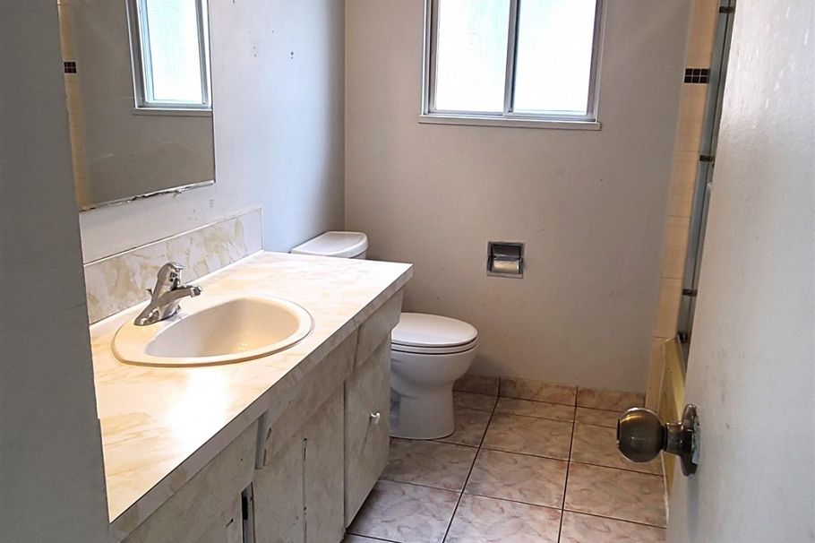 3280 E 6th Avenue Vancouver, BC - 12