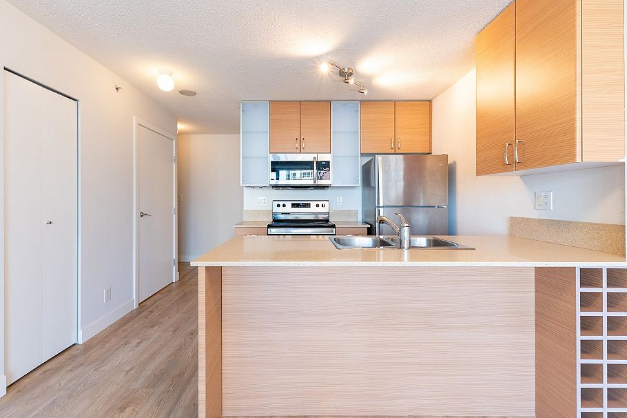 2501 909 Mainland Street Vancouver, BC - 13