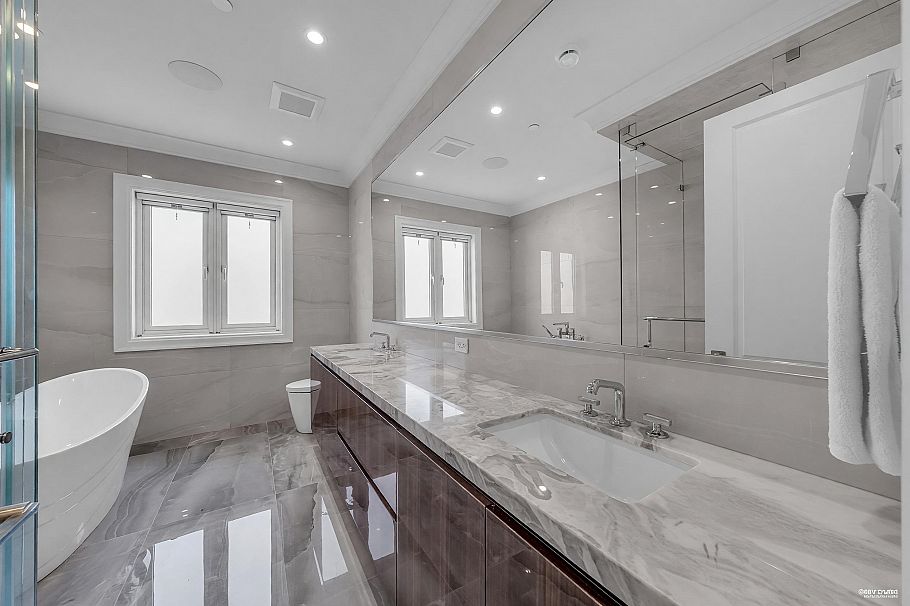 3514 W 27th Avenue Vancouver, BC - 15