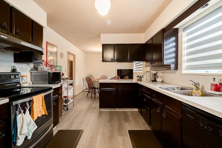 437 E 55th Avenue Vancouver, BC - 22