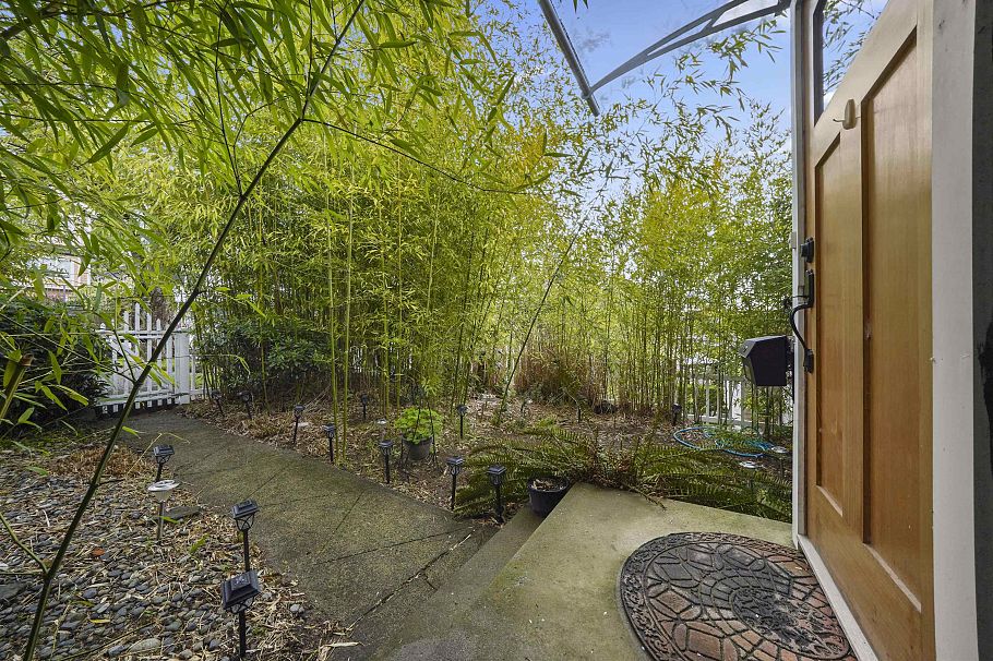 2850 E 6th Avenue Vancouver, BC - 2