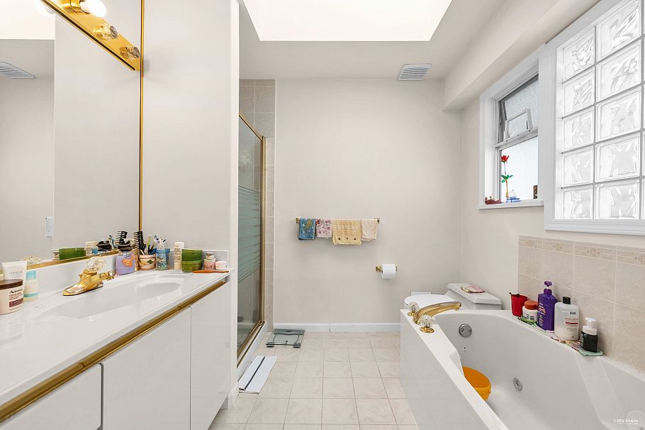 6388 Laburnum Street Vancouver, BC - 25